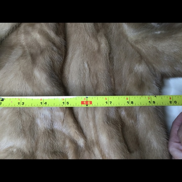 Vintage Femington Furs Beautiful Fur Coat - Picture 7 of 16
